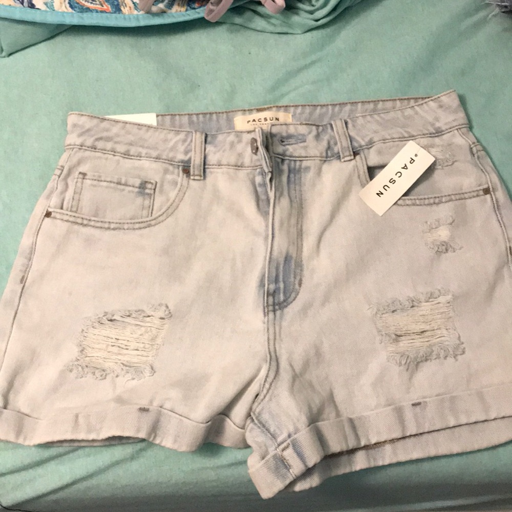 Light wash mom shorts from pac sun size 30